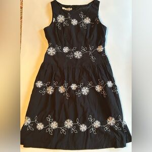 Evan Picone Black and White Embroidered Sleeveless Dress Size 10